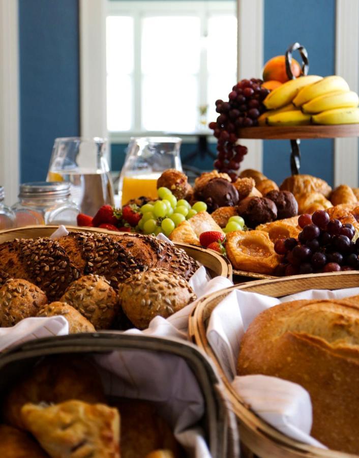 The Kenwood Gables Bed & Breakfast Сейнт Питърсбърг Екстериор снимка