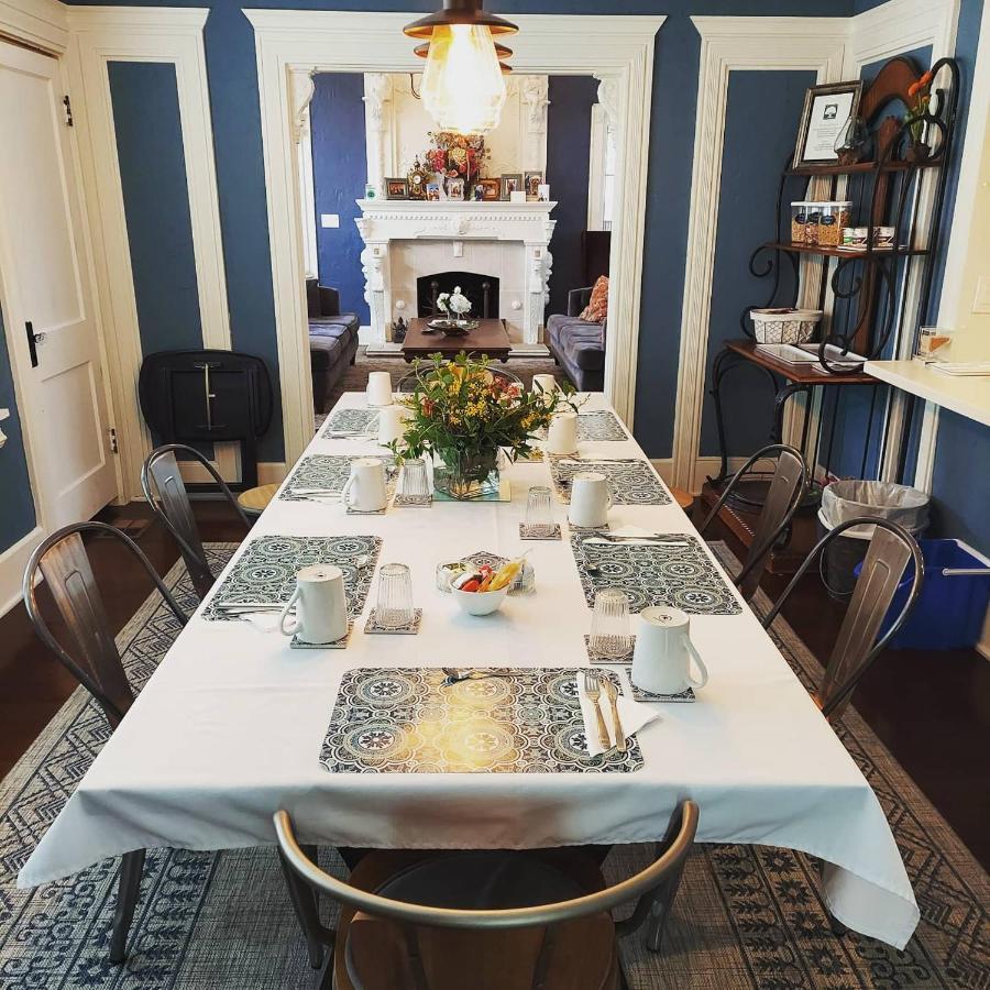 The Kenwood Gables Bed & Breakfast Сейнт Питърсбърг Екстериор снимка
