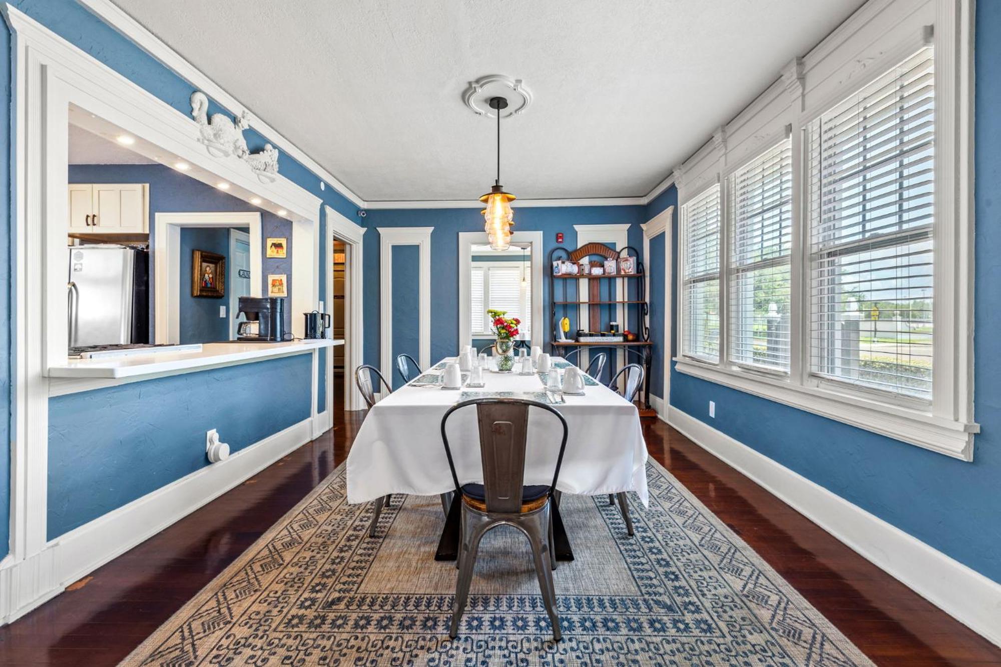 The Kenwood Gables Bed & Breakfast Сейнт Питърсбърг Екстериор снимка