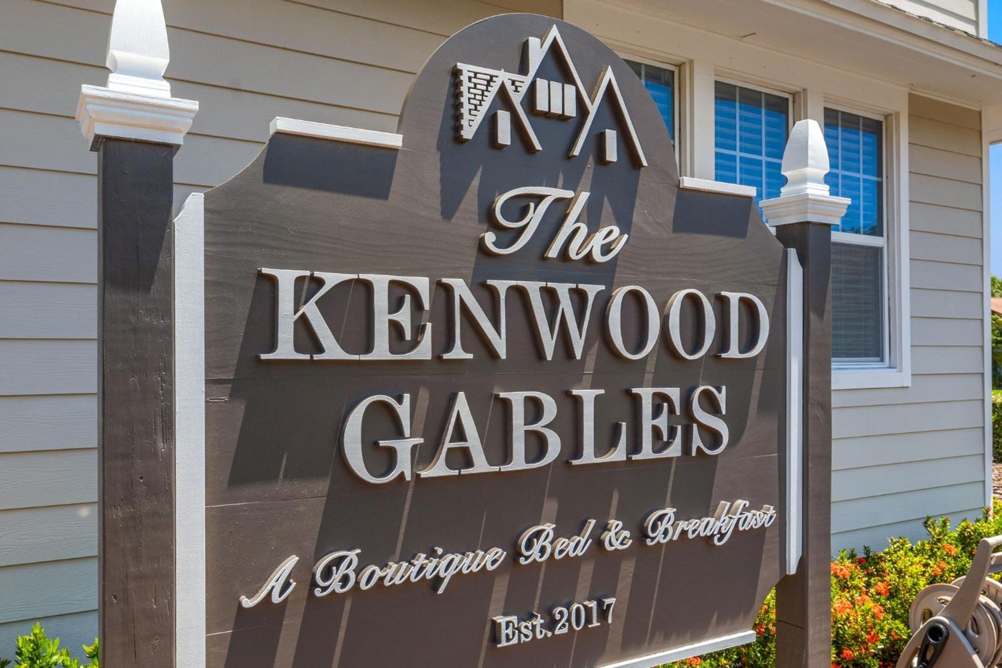 The Kenwood Gables Bed & Breakfast Сейнт Питърсбърг Екстериор снимка