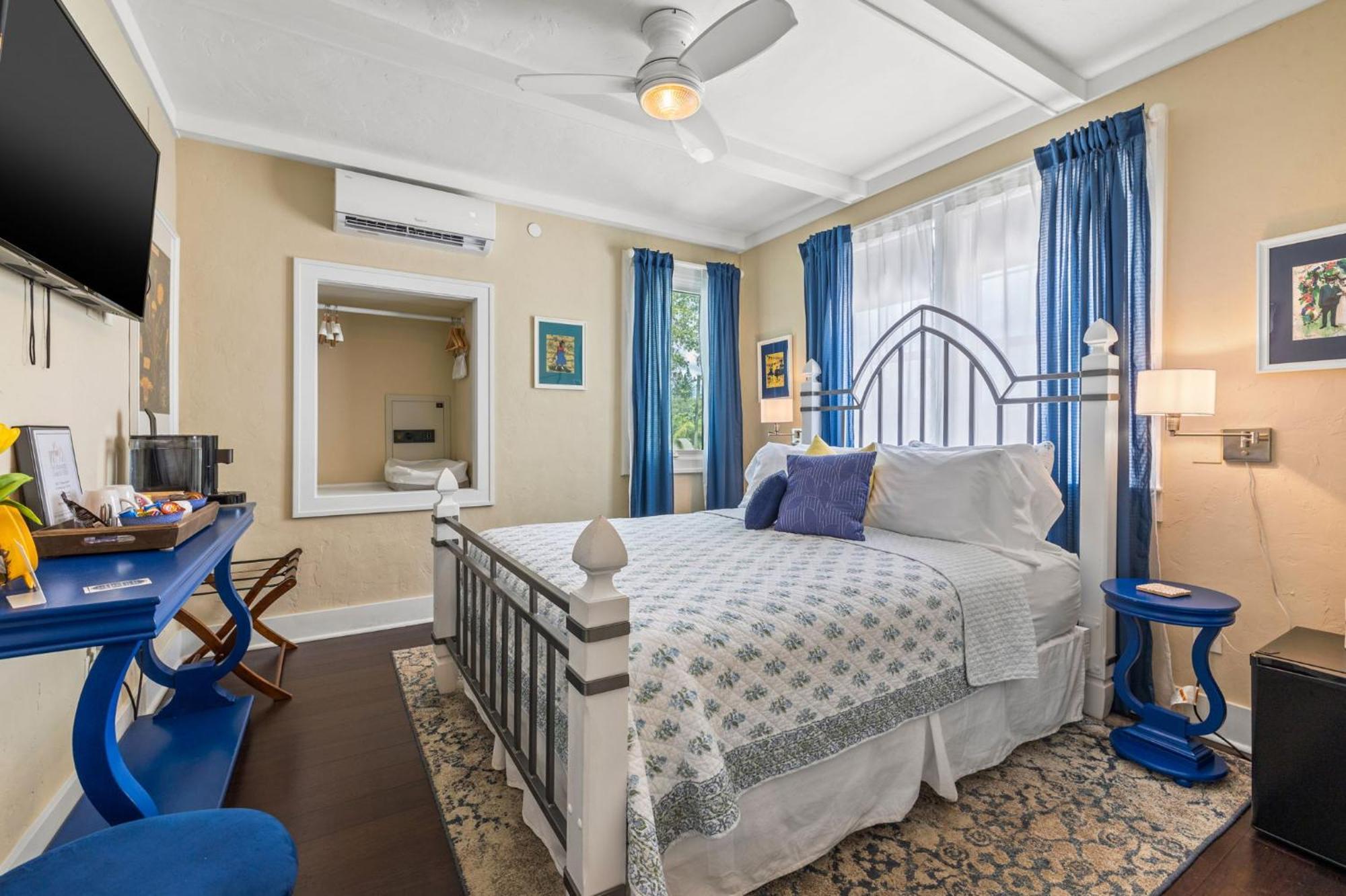 The Kenwood Gables Bed & Breakfast Сейнт Питърсбърг Екстериор снимка